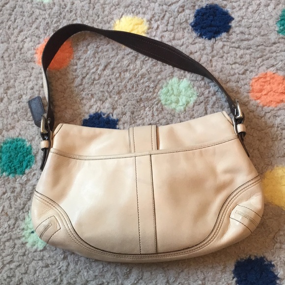 Coach Medium Shoulder Bag - Picture 4 of 8